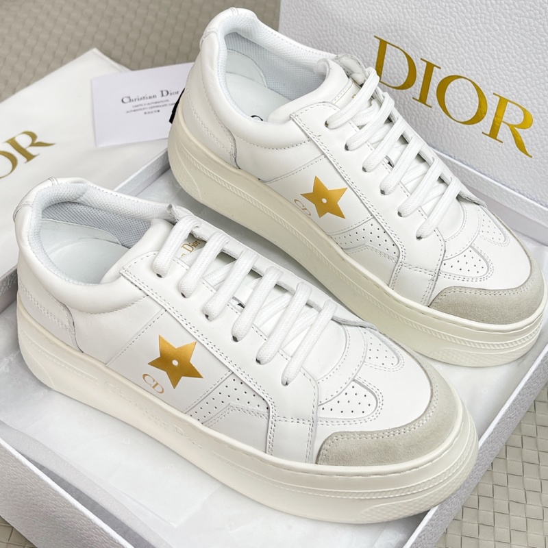 Белые кроссовки с золотой звездой Dior
