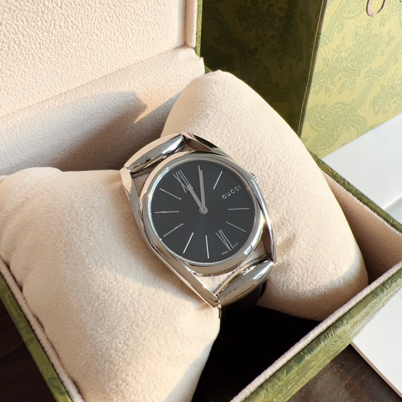 Часы Gucci