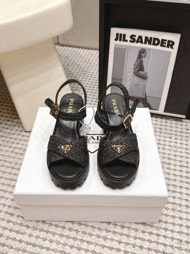 Босоножки Prada на платформе