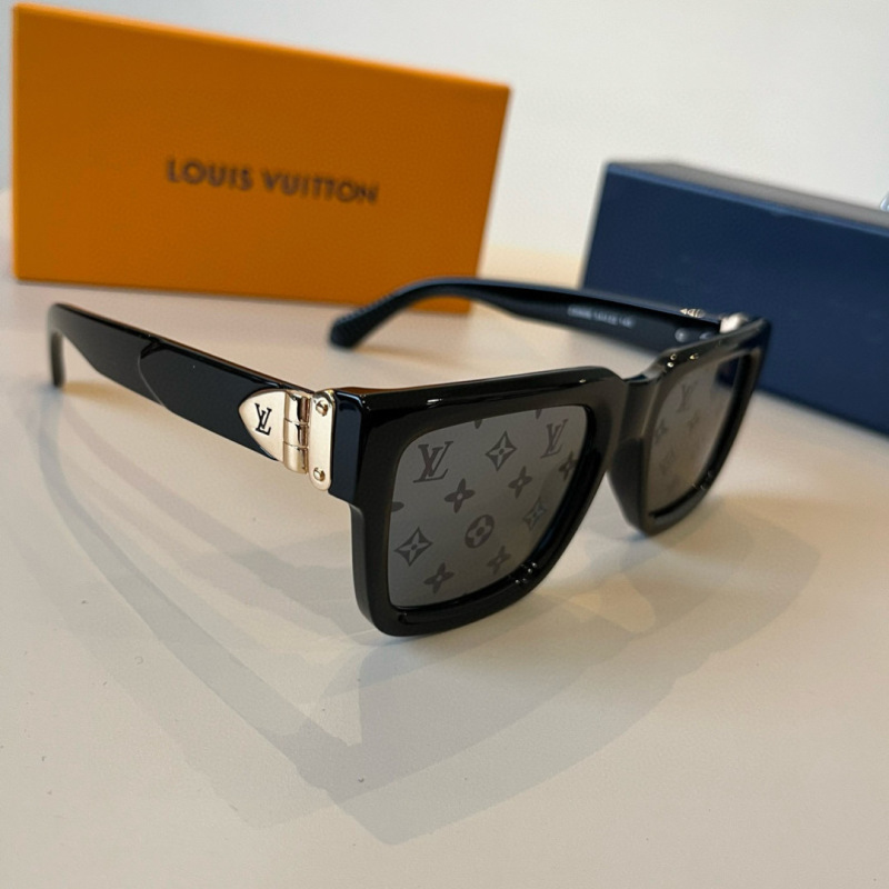 Солнечные очки Louis Vuitton