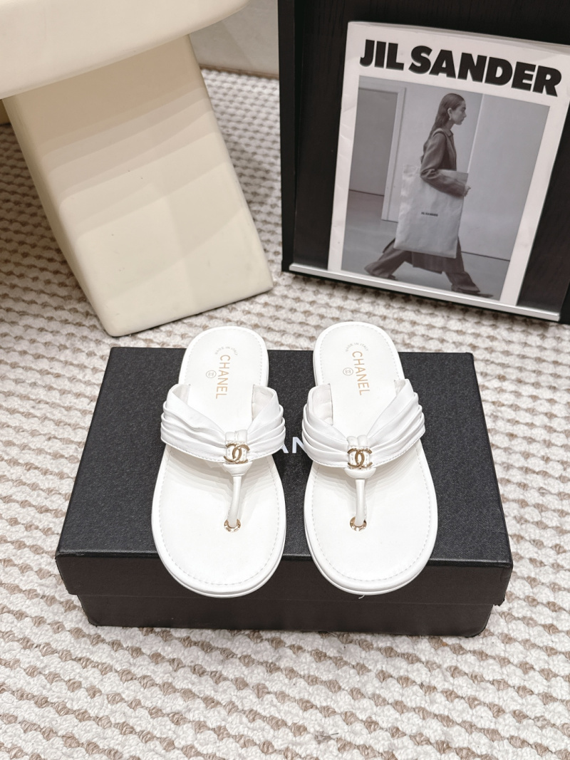 Женские кожаные шлёпанцы с драпировкой Chanel
