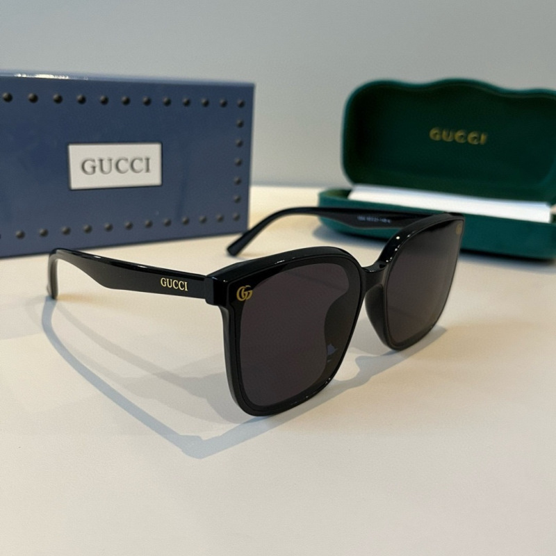 Солнцезащитные очки Gucci