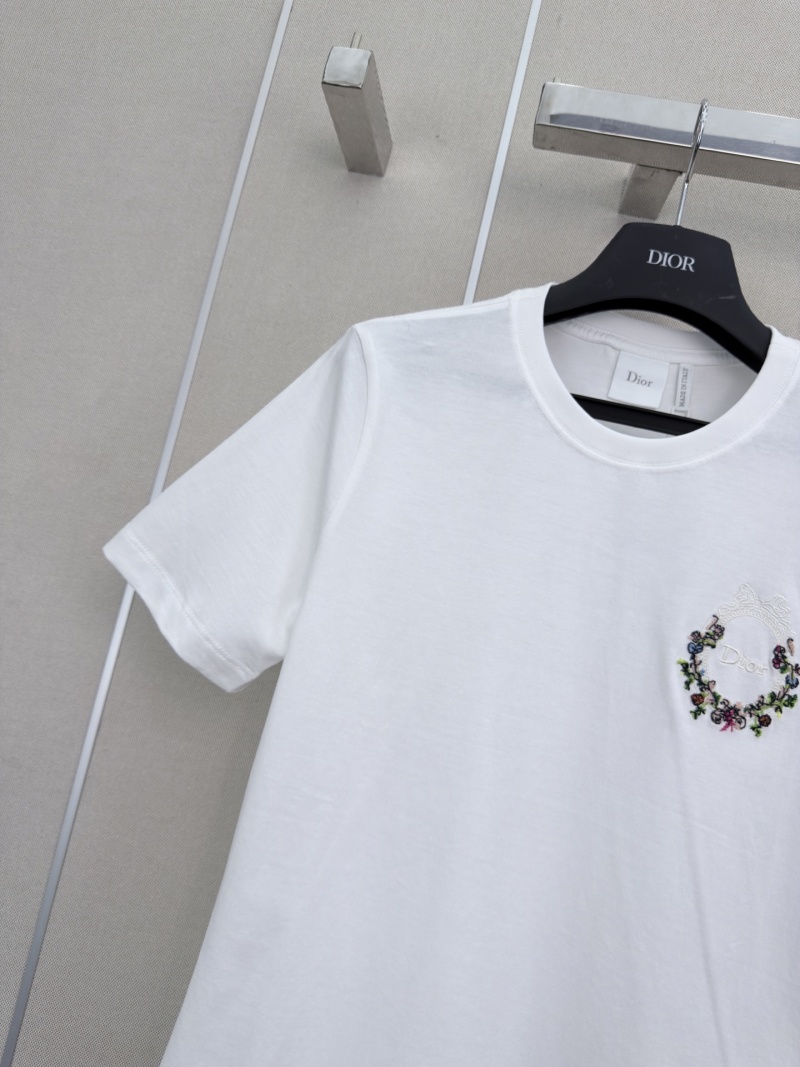 Женская футболка с круглым вырезом и декоративной вышивкой Dior