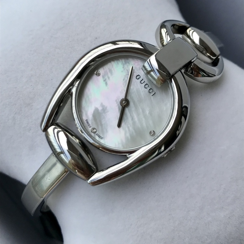 Часы Gucci