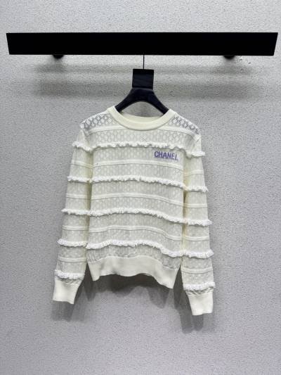 Джемпер с кружевными вставками и логотипом Chanel