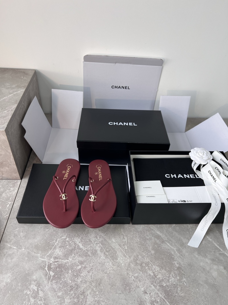 Женские бордовые сандалии с металлическим логотипом Chanel