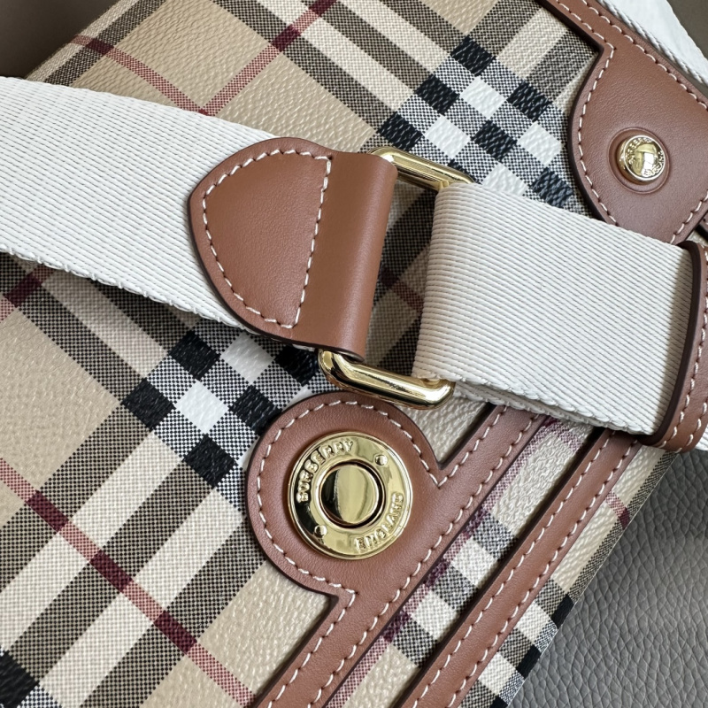 Сумка Burberry с классической клеткой и кожаной окантовкой