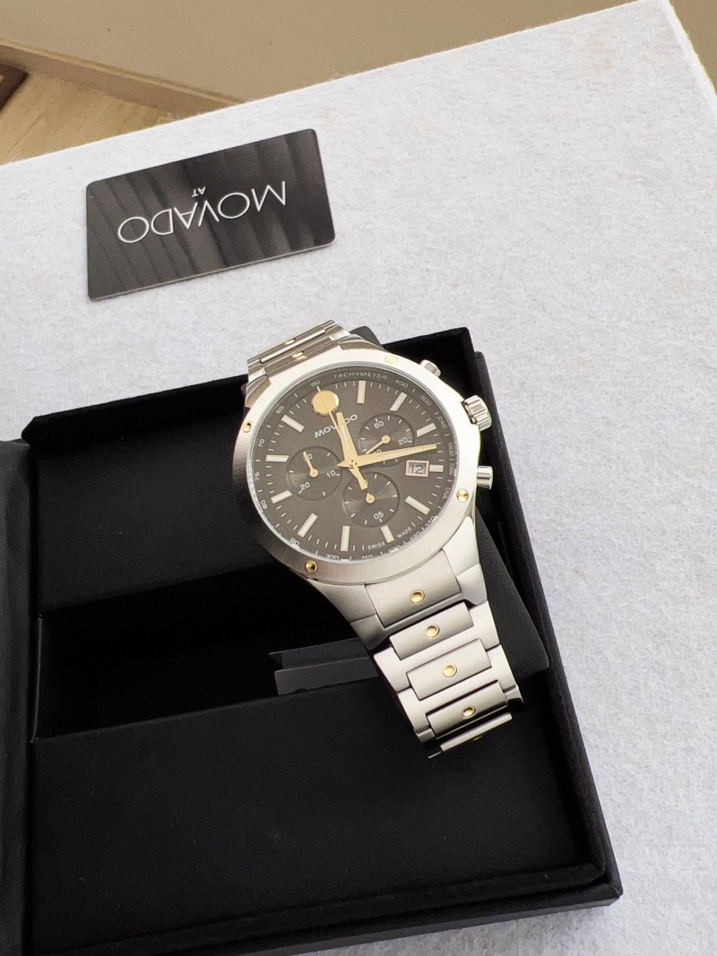Часы Movado