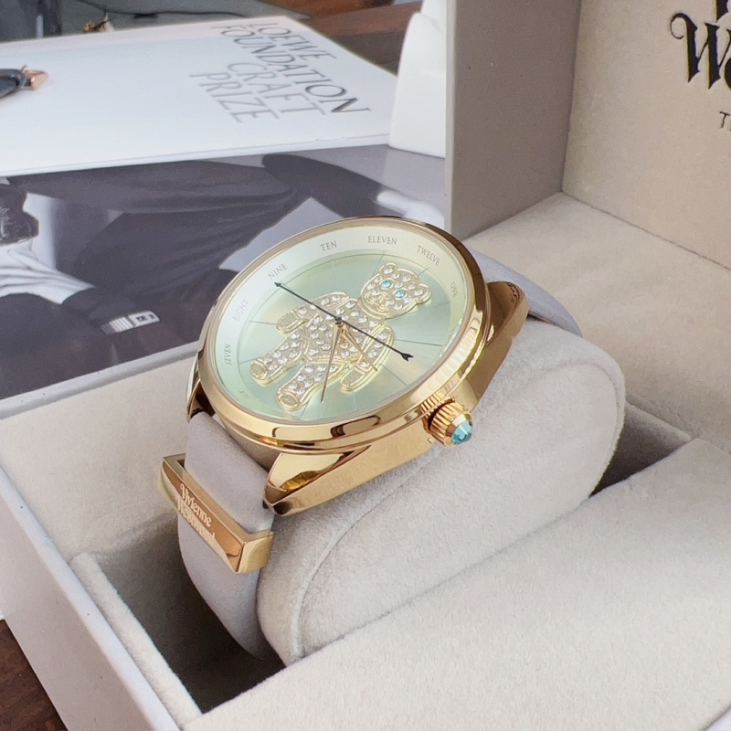 Часы Vivienne Westwood