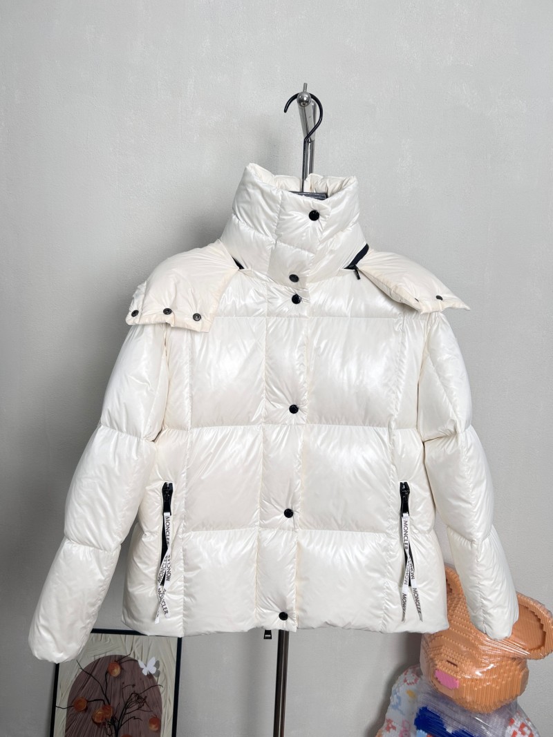 Пуховик Moncler