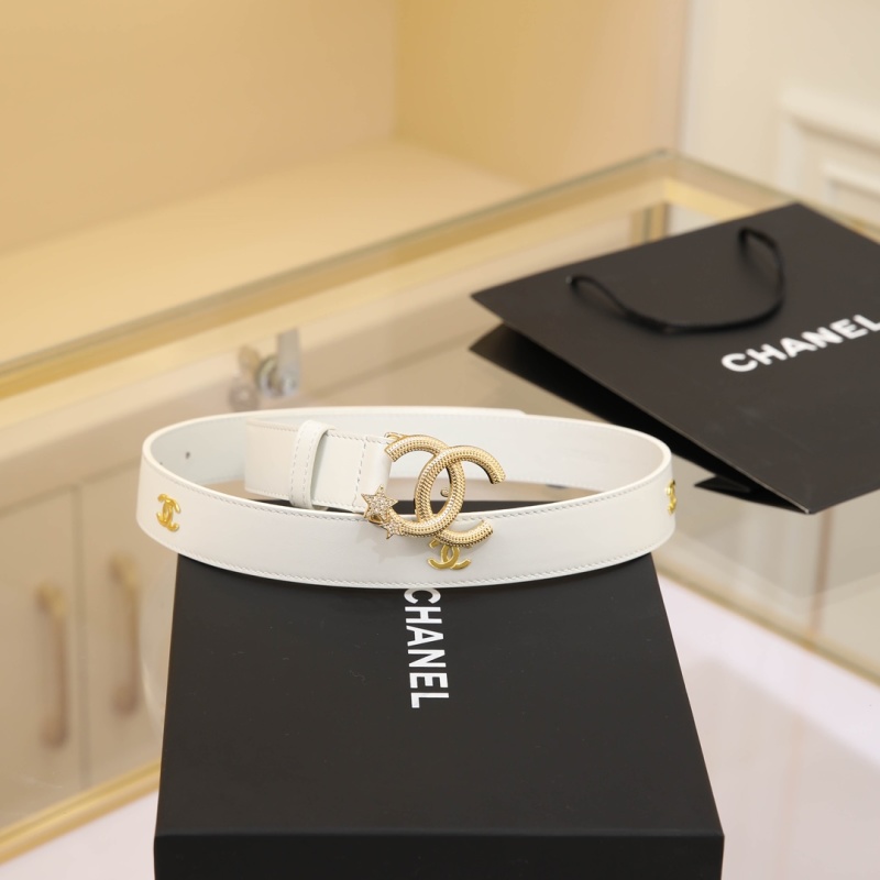 Женский ремень с декоративной пряжкой Chanel