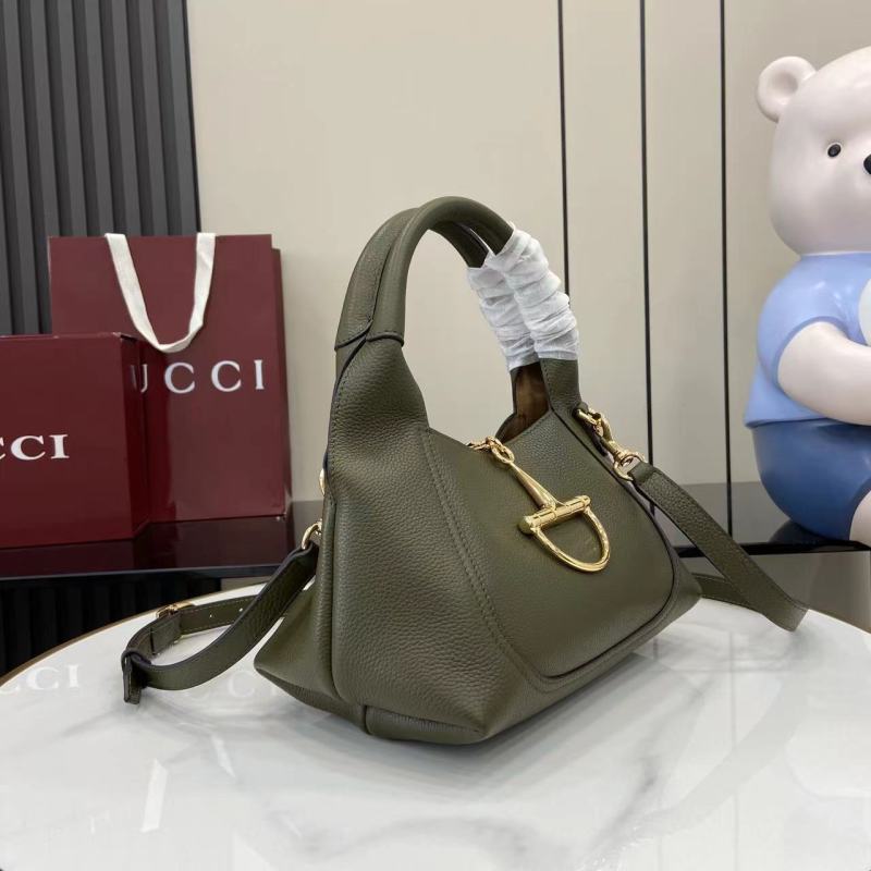 Сумка Gucci с металлической фурнитурой