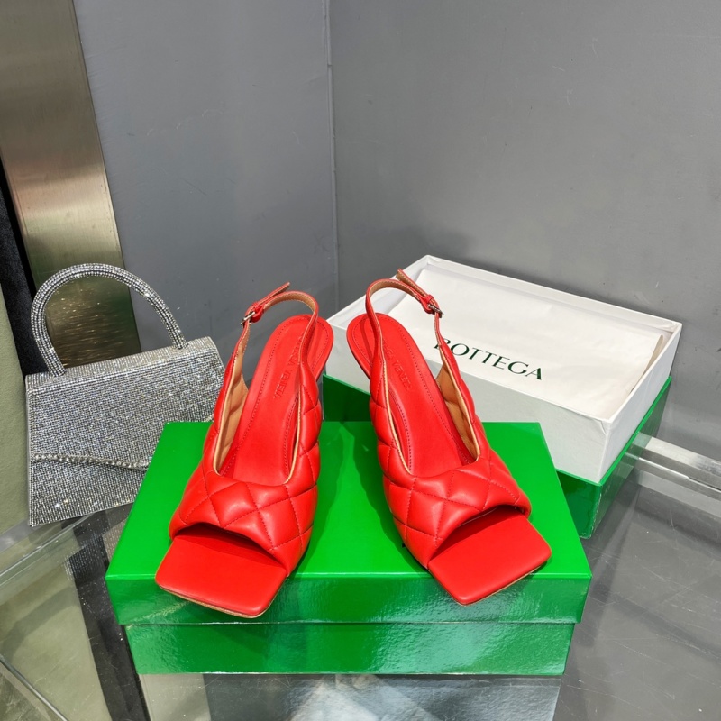 Женские шлёпанцы с квадратным носом из натуральной кожи Bottega Veneta