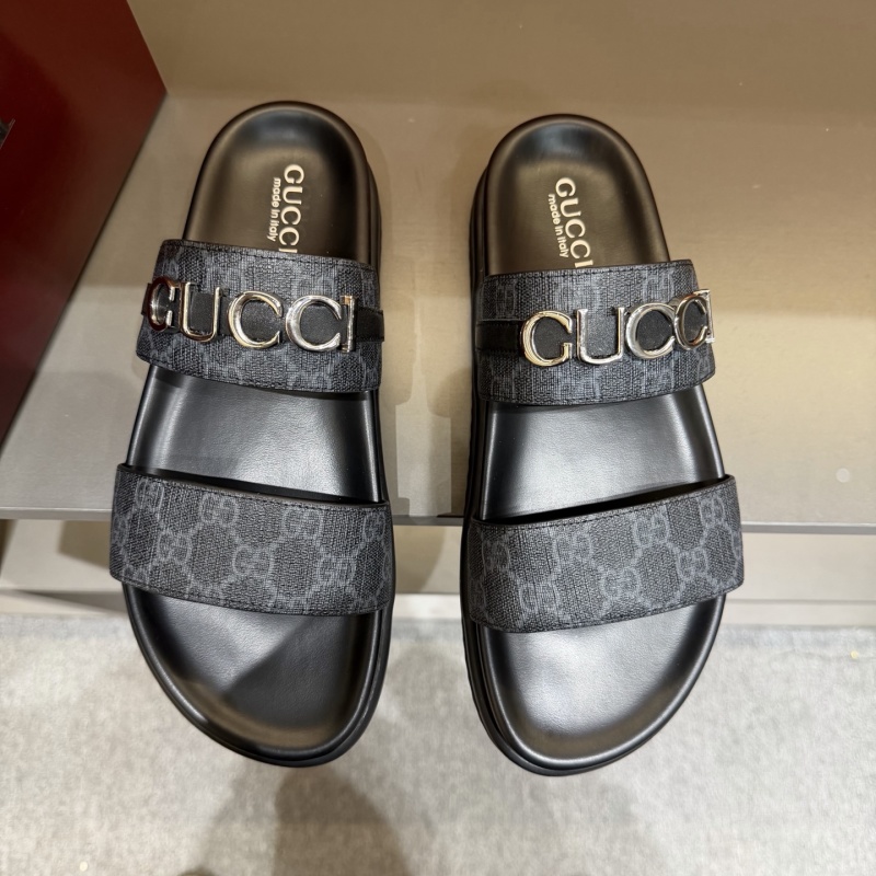 Мужские слипоны Gucci с логотипом