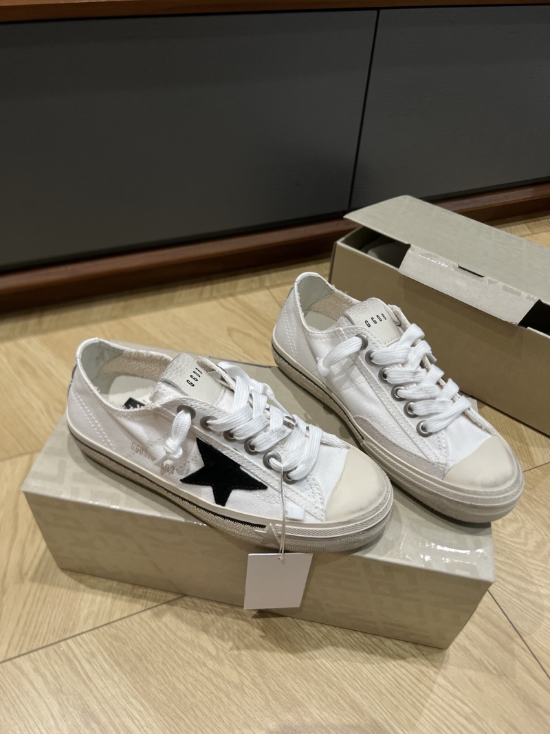 Женские кроссовки Golden Goose с звездой