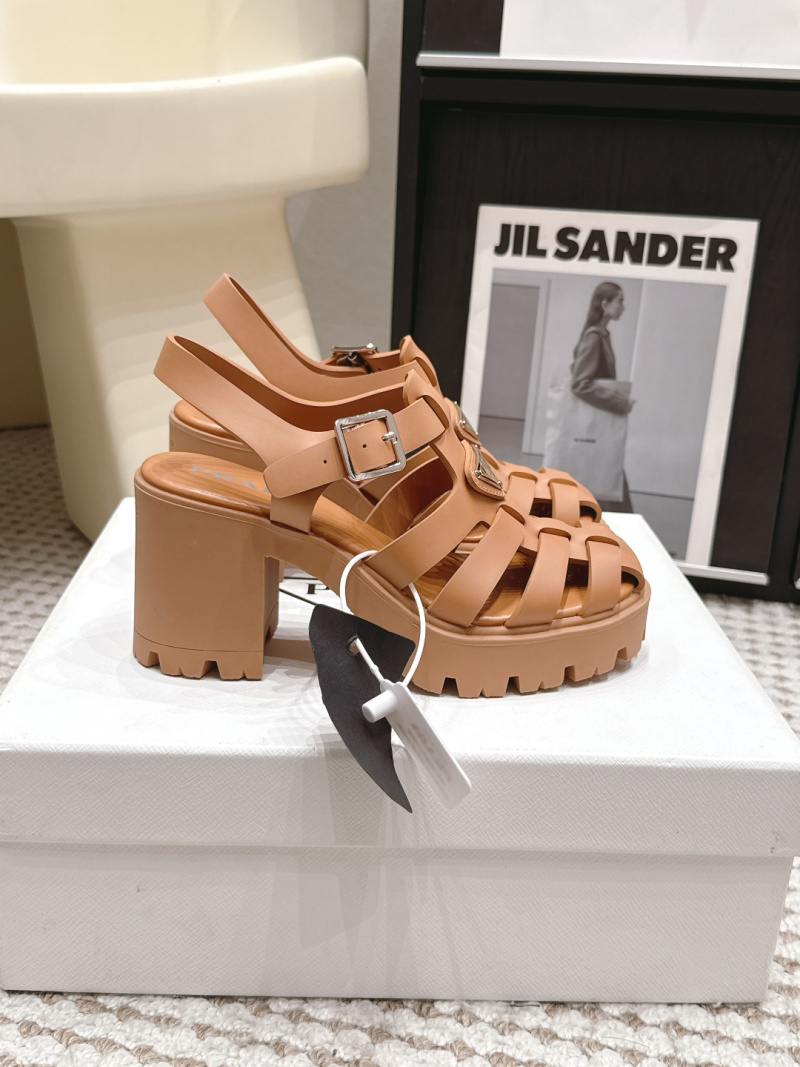 Женские босоножки на платформе Prada