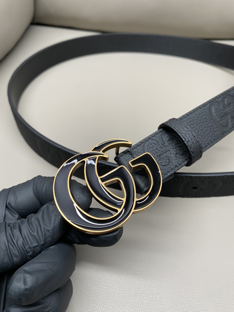 Ремень женский с металлической пряжкой GG Gucci