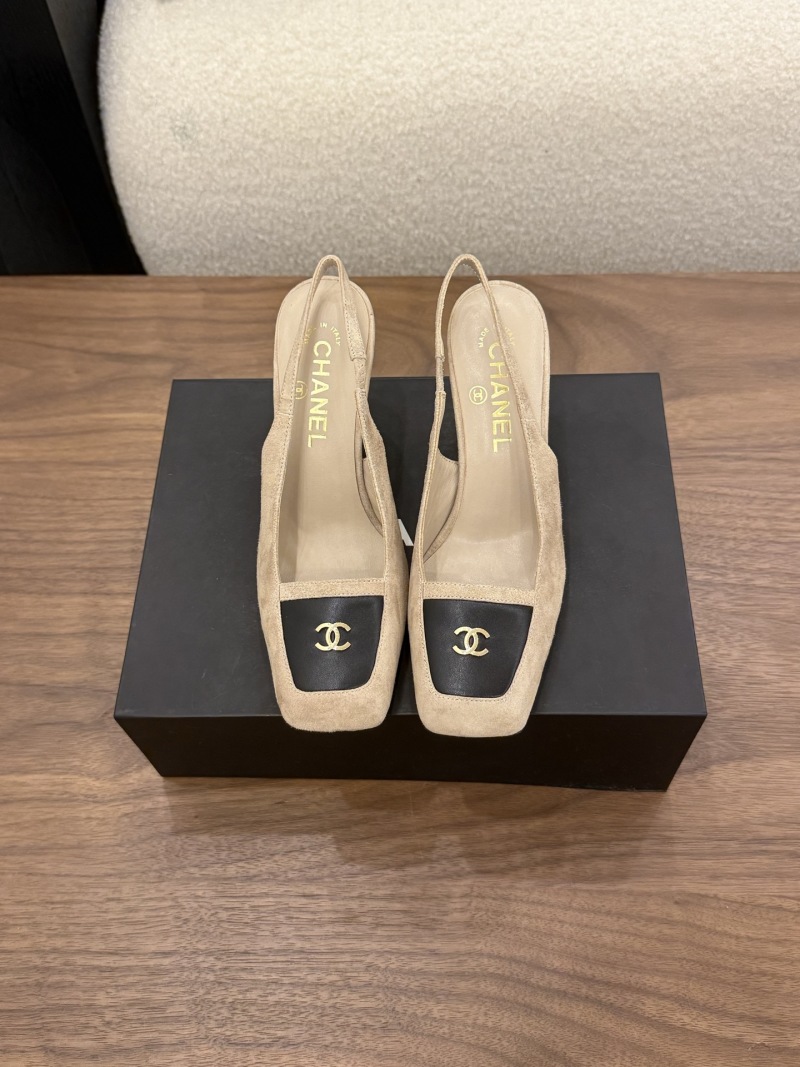 Женские туфли на шпильке с логотипом Chanel