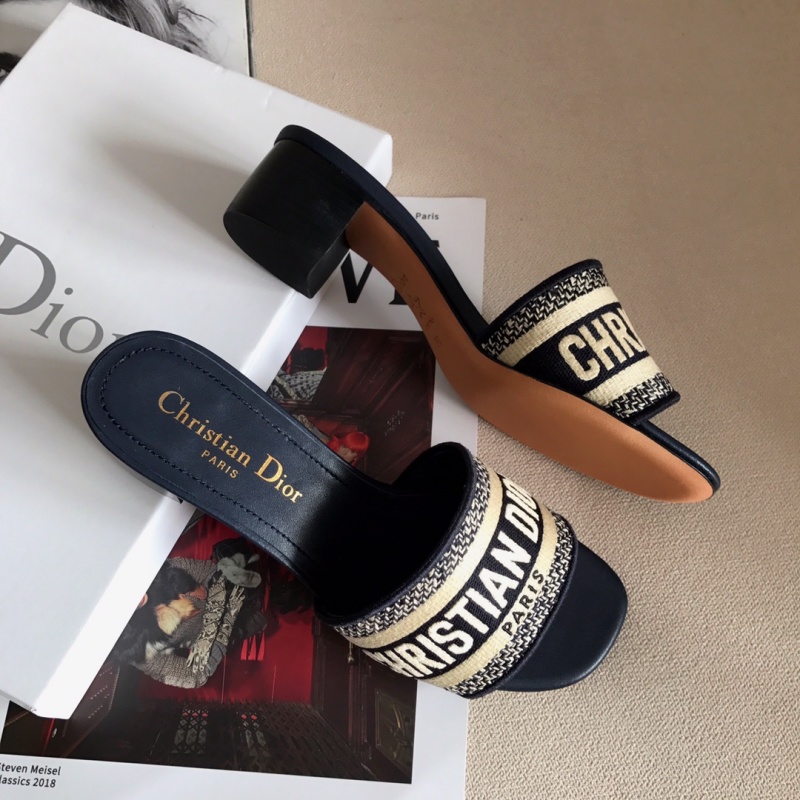 Женские сабо Christian Dior с вышивкой, летняя коллекция
