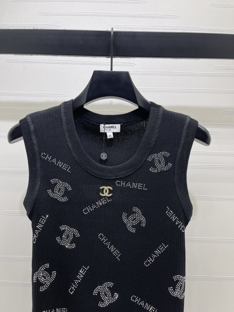 Вязаная жилетка черная со стразами Chanel