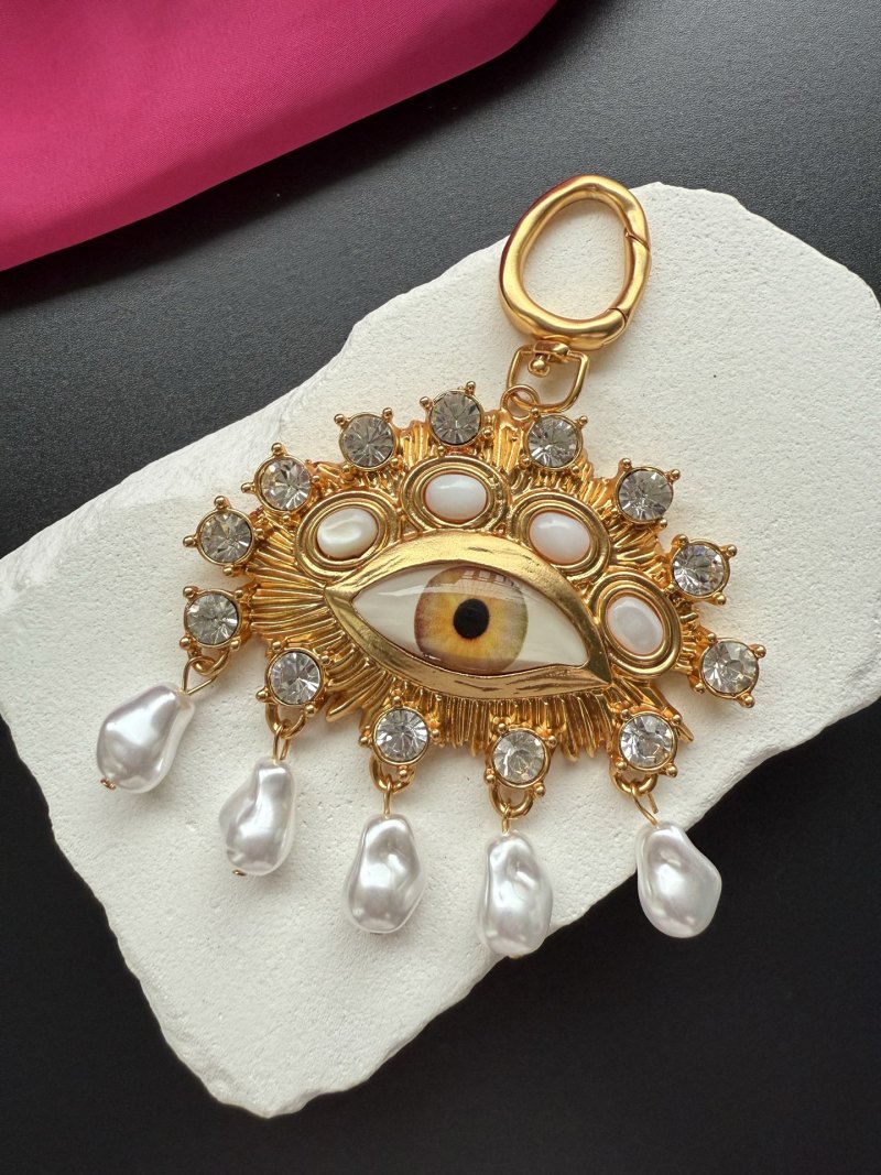 Подвеска с глазом и жемчугом Schiaparelli
