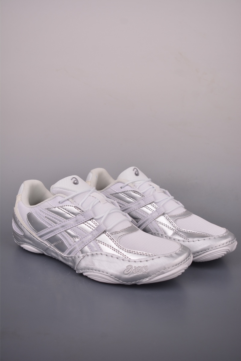Кроссовки Asics