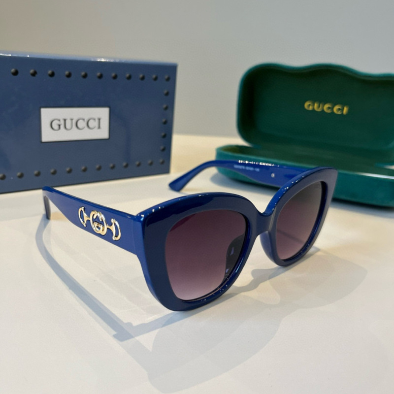 Солнцезащитные очки Gucci синие