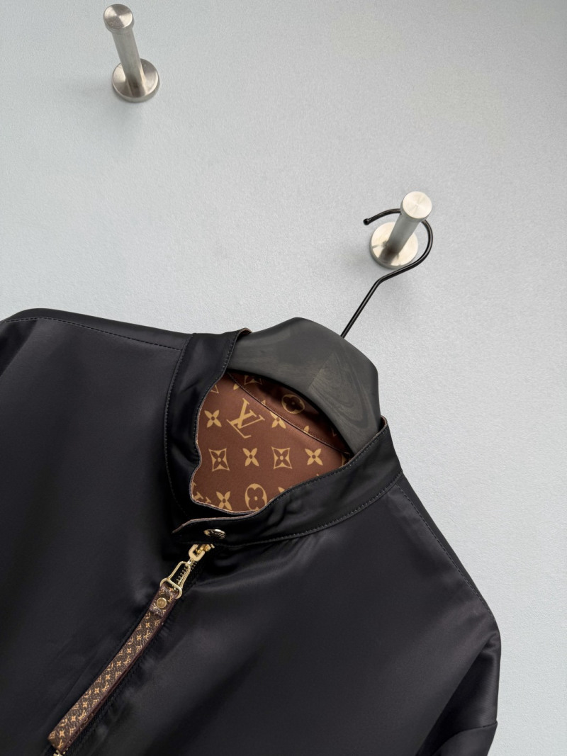 Кожаная куртка Louis Vuitton с монограммой