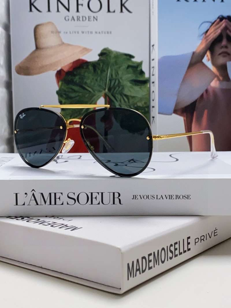 Стильные солнцезащитные очки Ray-Ban универсальные