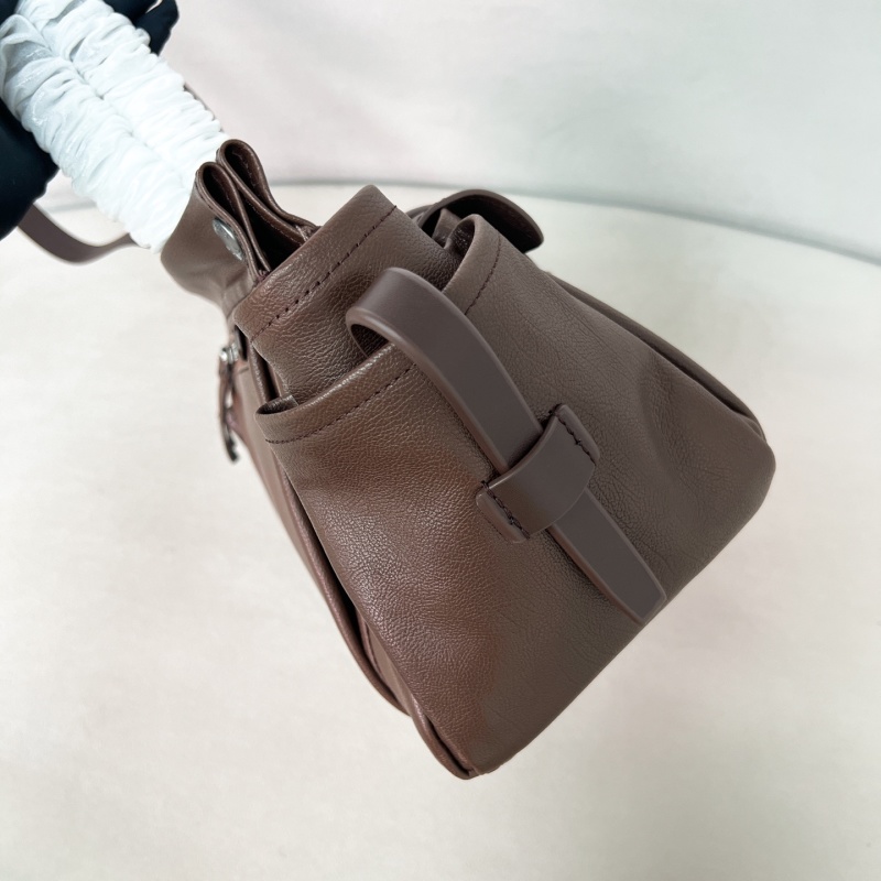 Кожаная сумка Prada с пряжками