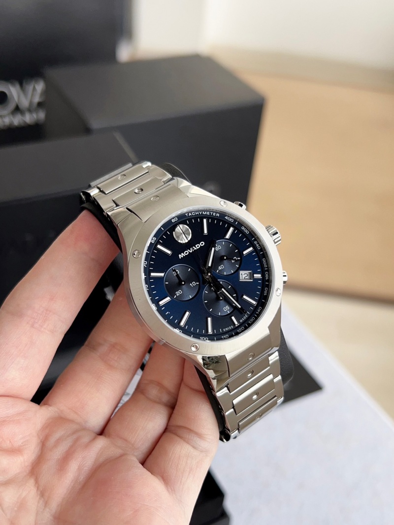Часы Movado