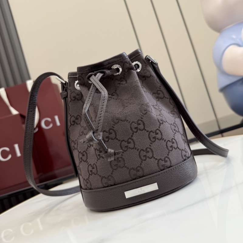 Сумка-мешок Gucci с логотипом GG