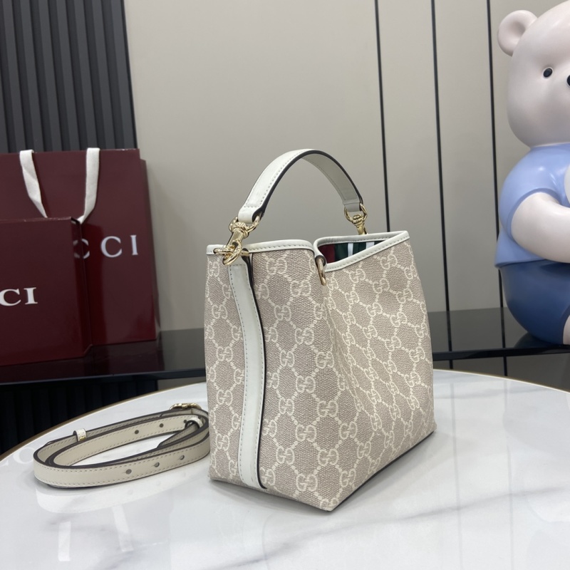 Сумка Gucci с монограммой и ремешком