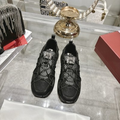 Женские тканевые кроссовки с декоративной отделкой