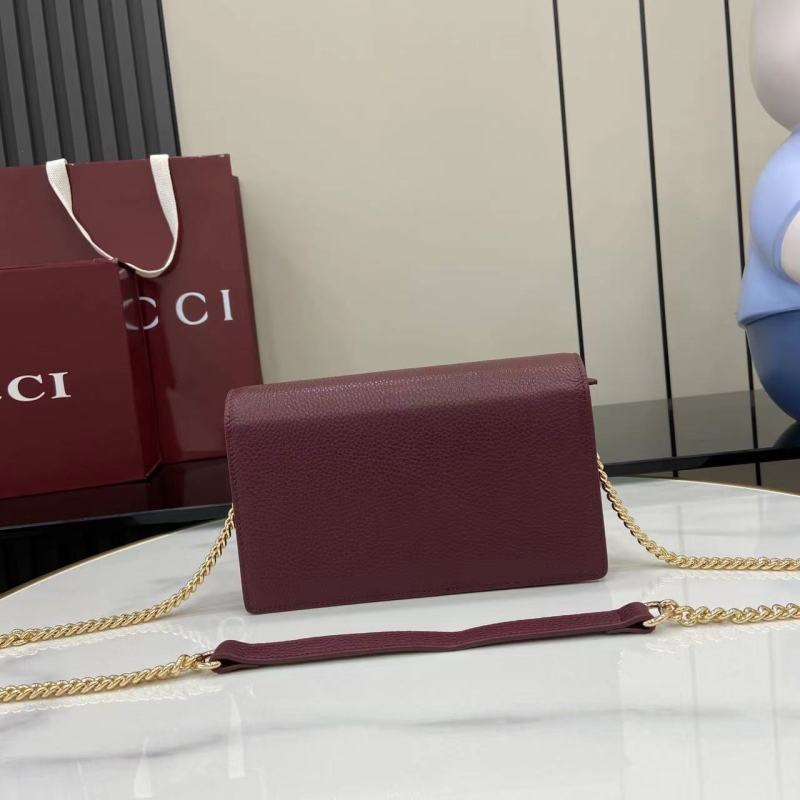 Сумка-клатч Gucci с цепочкой