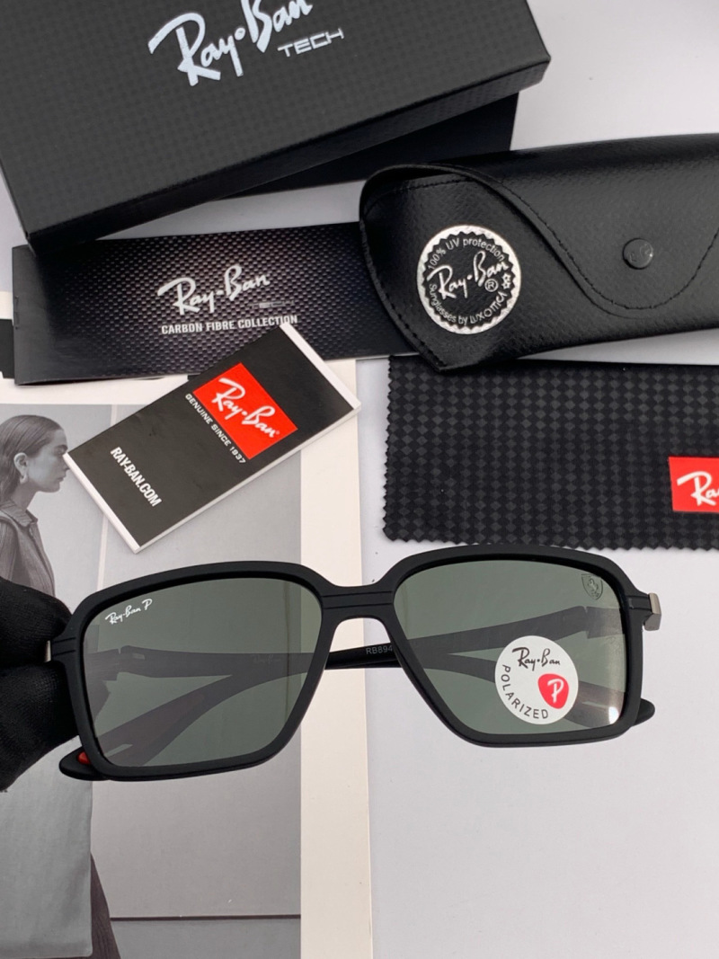 Солнцезащитные очки Ray-Ban RB3443