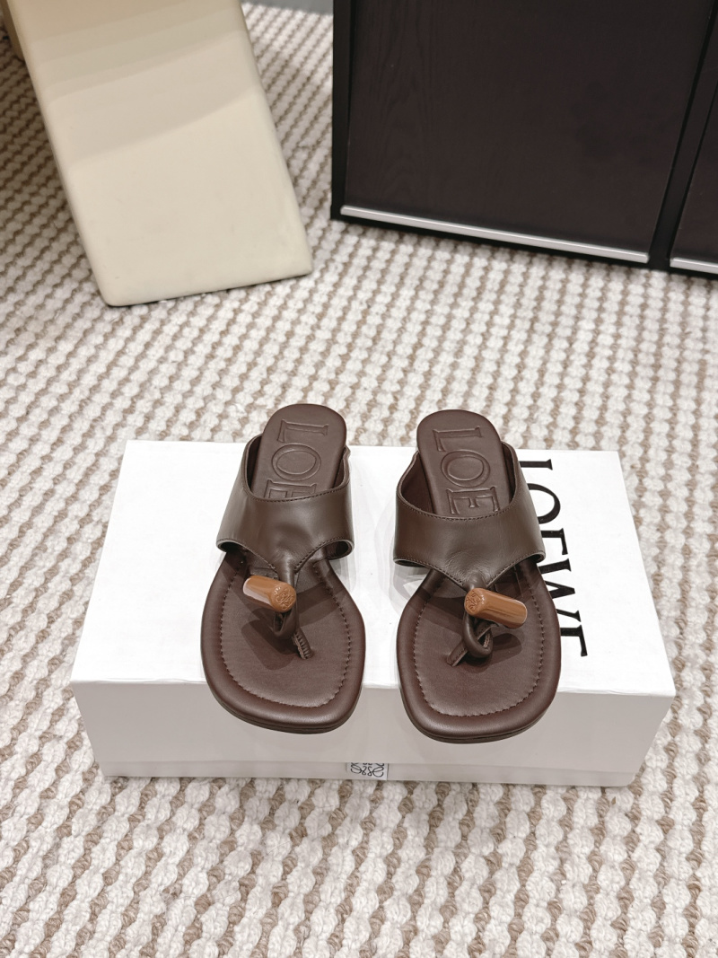 Женские кожаные шлёпанцы LOEWE