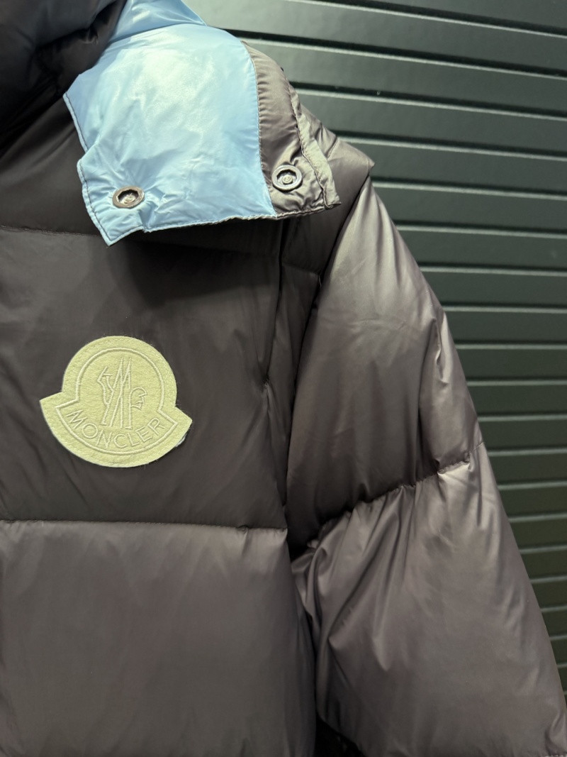 Пуховик Moncler
