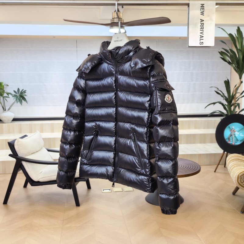 Пуховик Moncler