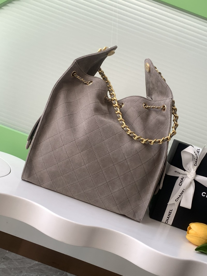 Дамская сумка с цепочкой и стеганым узором Chanel