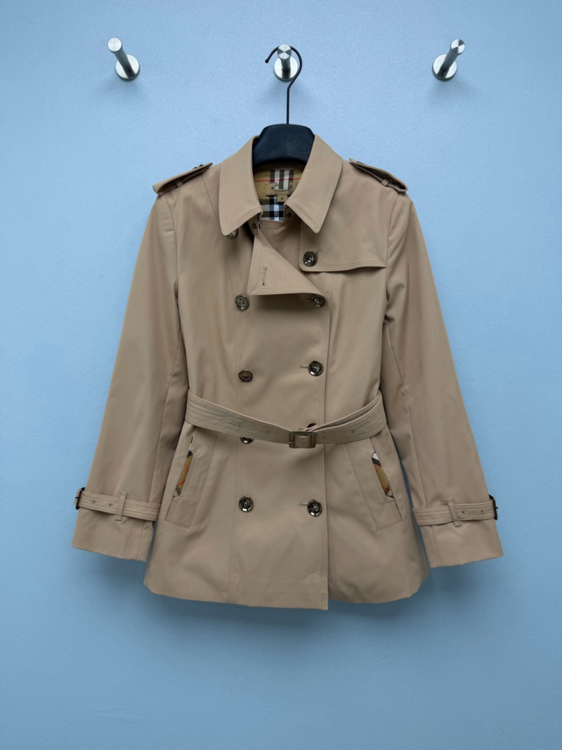 Коричневое пальто Burberry с поясом