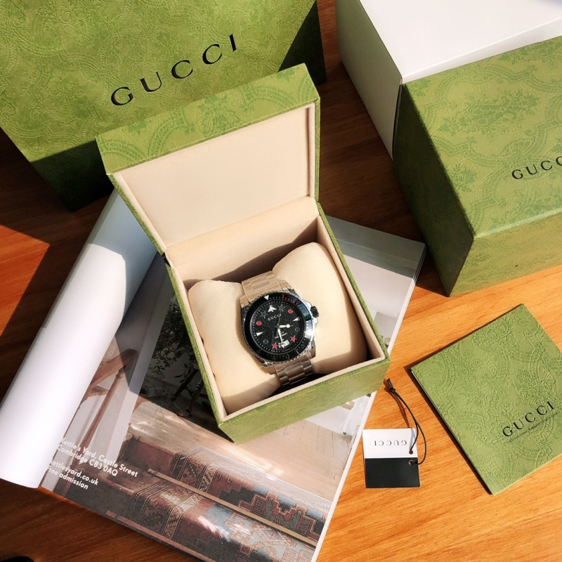 Часы Gucci