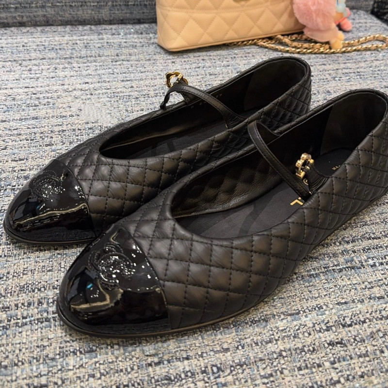 Черные женские туфли Chanel марижан с декоративной пряжкой