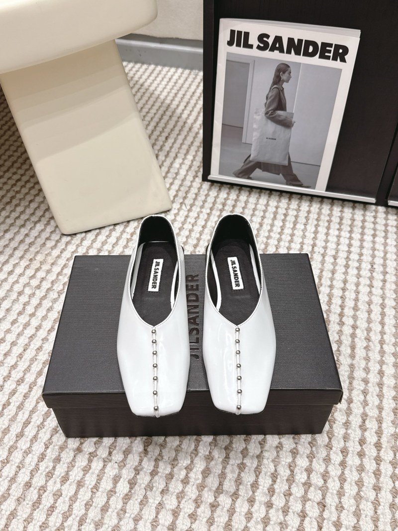 Женские туфли Jil Sander с декором из металлических элементов