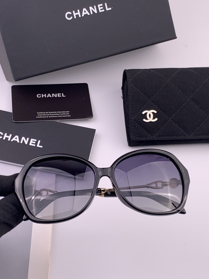 Женские солнцезащитные очки в стиле оверсайз Chanel