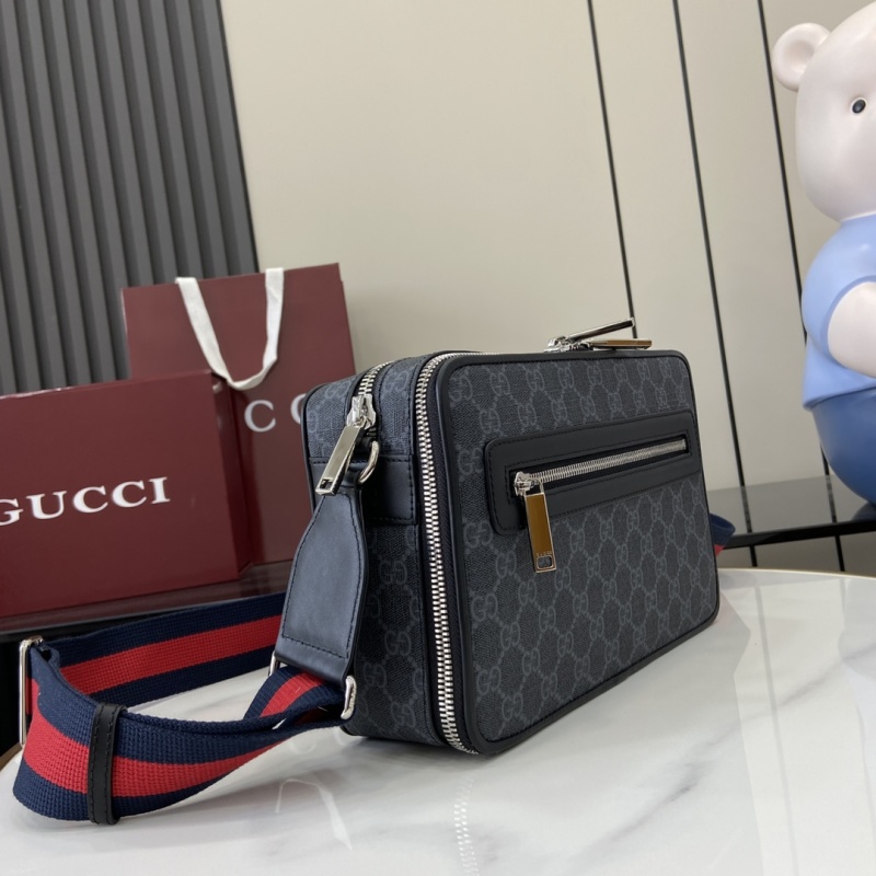 Плечевая сумка Gucci с монограммой