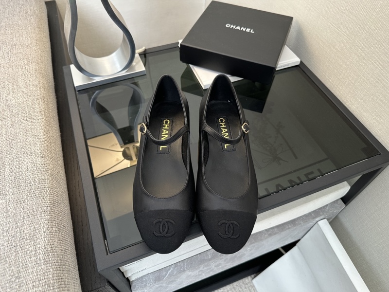 Черные женские туфли с ремешком Chanel