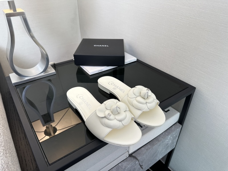 Сандалии Chanel белого цвета