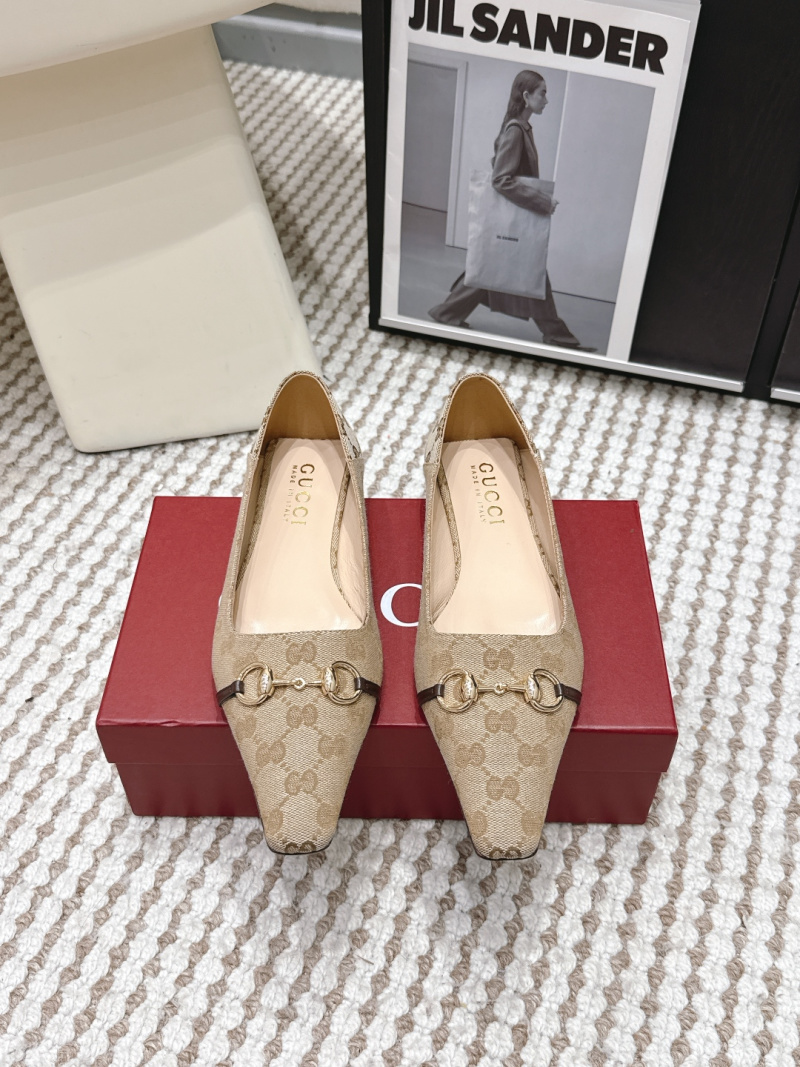 Женские туфли Gucci в классическом стиле