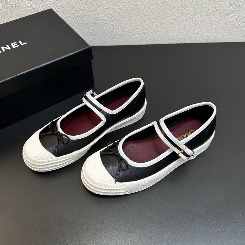 Черные балетки с белым носком и завязкой Chanel
